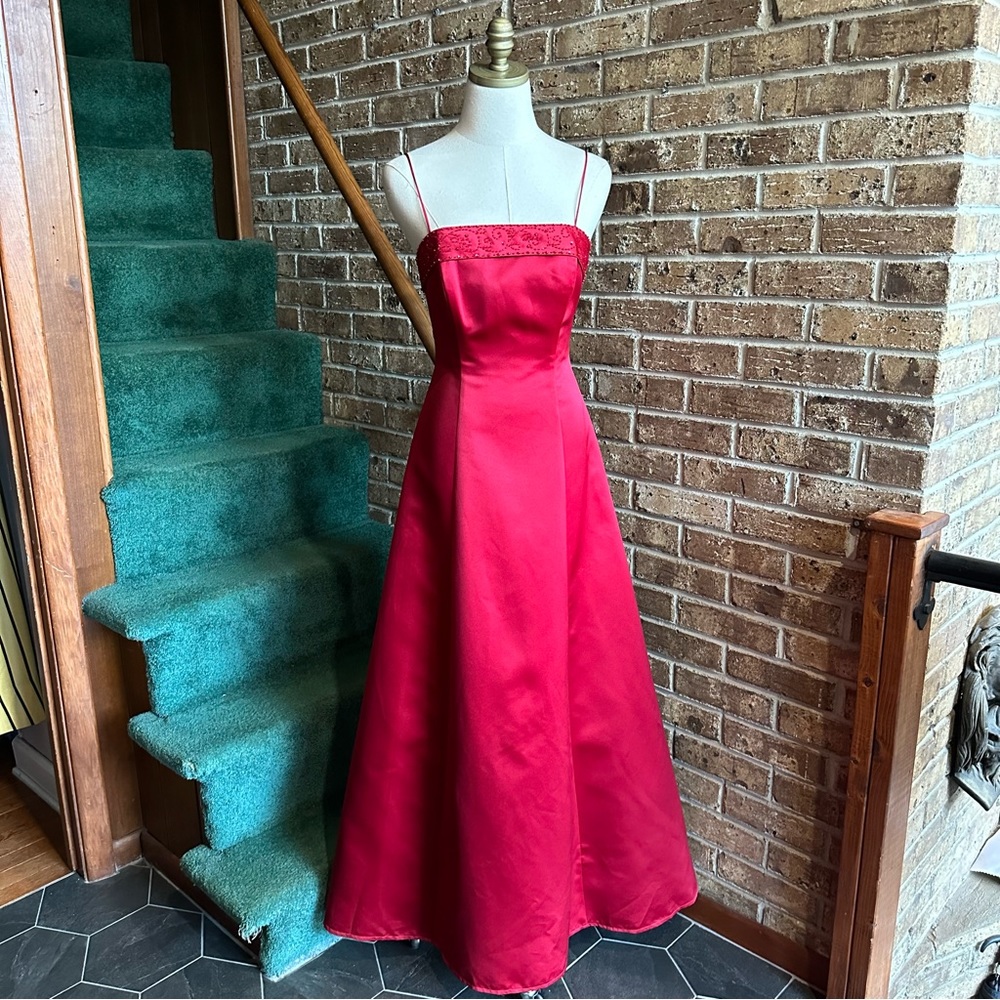 VTG Y2K 2000s Red Satin Beaded Sequin Beaded Square Neck Prom Dress Formal Gown